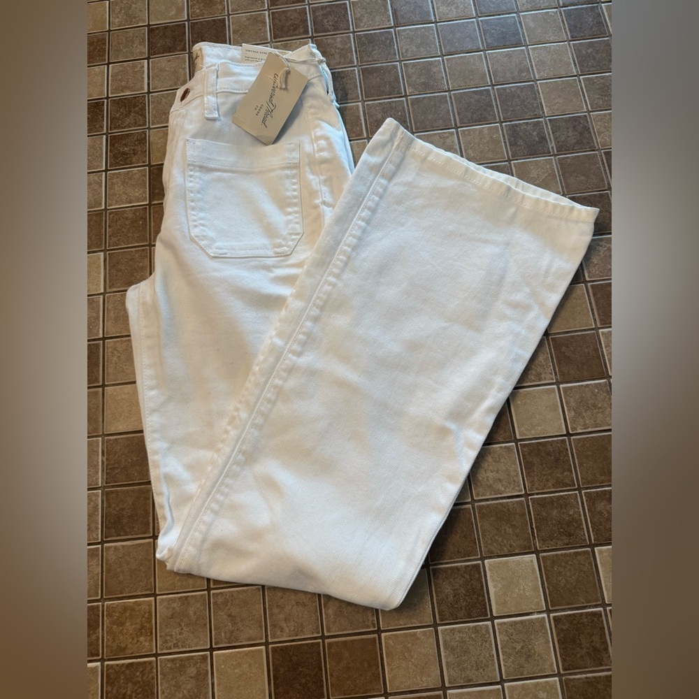 Women's Universal Threads White Jeans Size 0/R